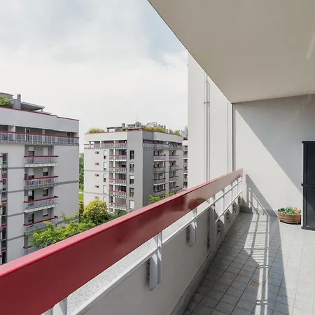 Guesthost - Bisceglie M1 Balcony * Milano
