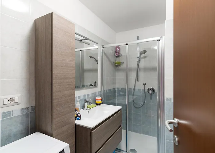 Guesthost - Bisceglie M1 Balcony * Milano