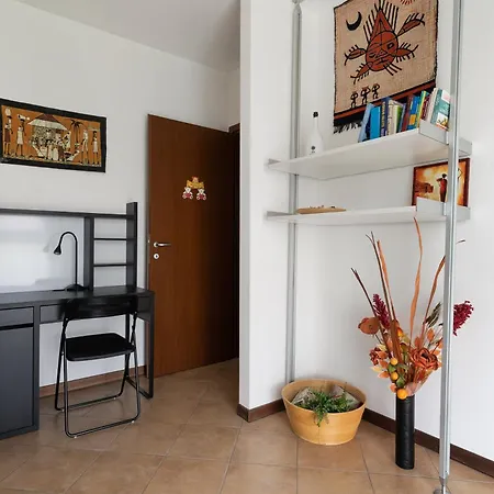 Guesthost - Bisceglie M1 Balcony * Μιλάνο